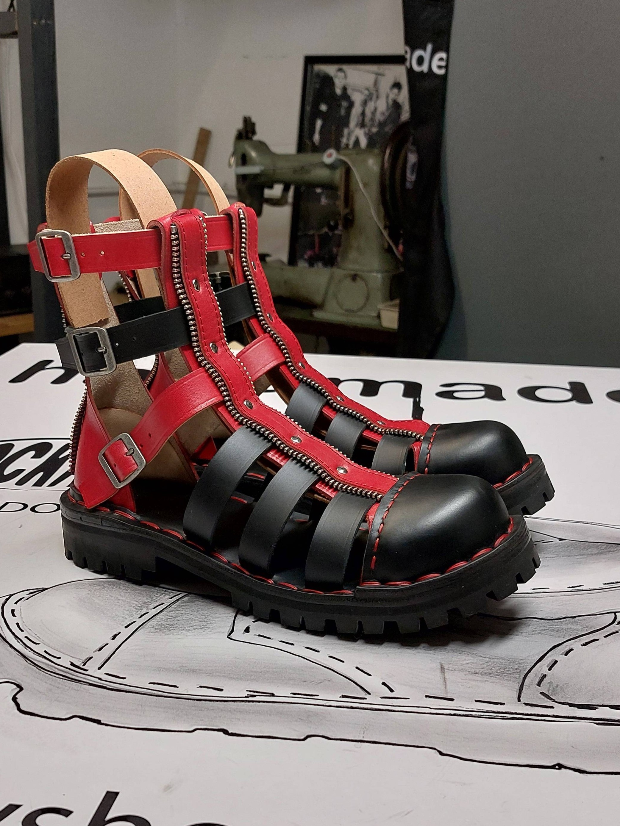 Gladiator sandals 3 B Black Red CS